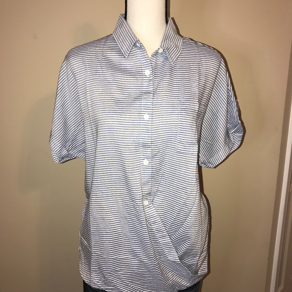 Andre by Unit Blue & White Button Down Wrap Blouse